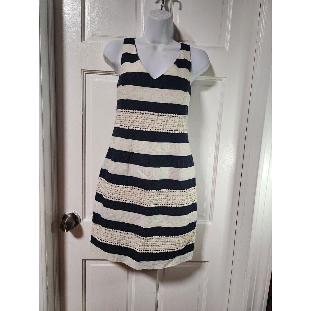 Just Taylor Just TaylorClassic and Timeless Black and lvory Striped V-Neck 4 - Picture 8 of 12